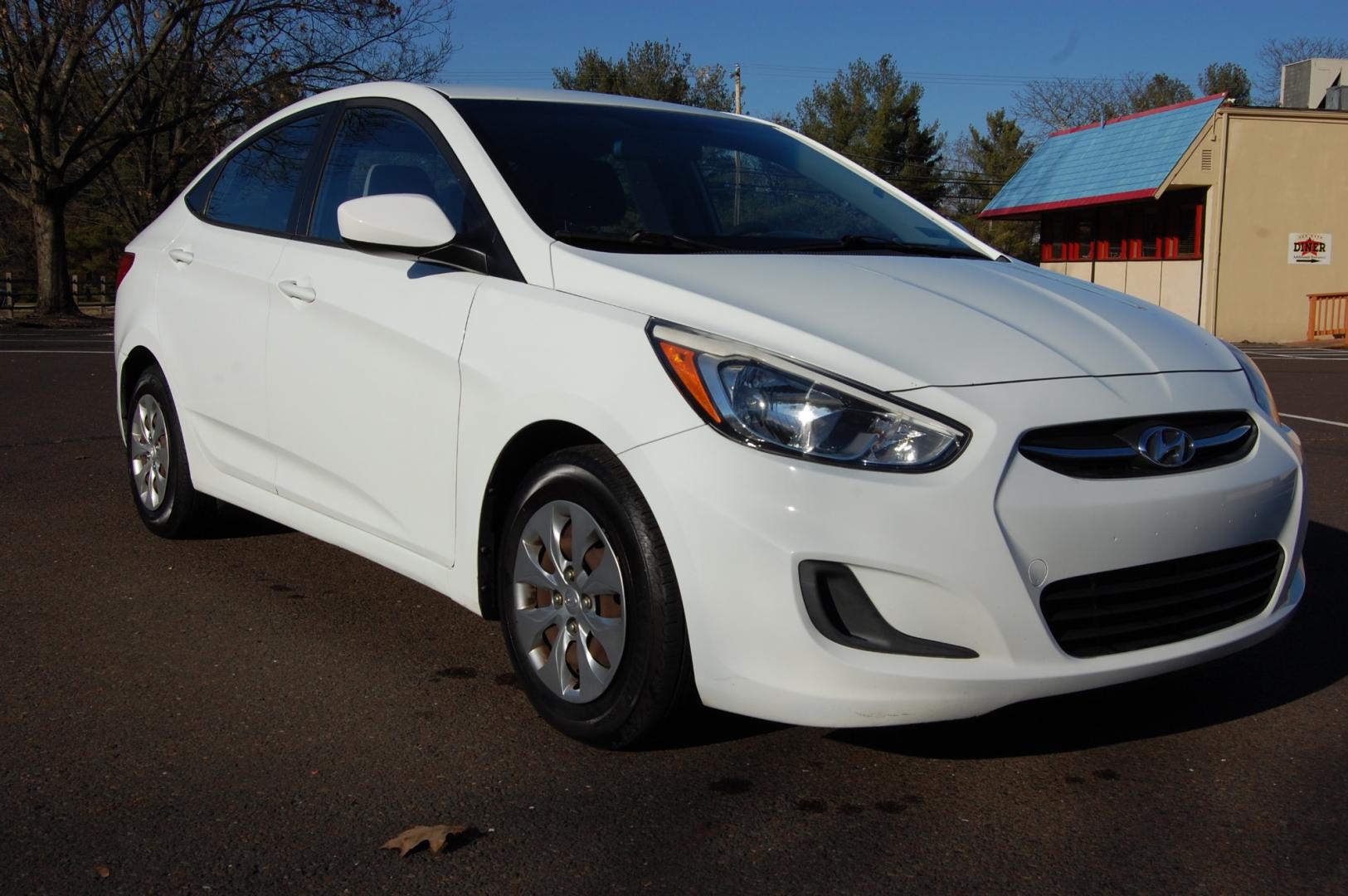 2016 White /Gray Leather Hyundai Accent SE 4-Door 6A (KMHCT4AE9GU) with an 1.6L L4 DOHC 16V engine, 6A transmission, located at 6528 Lower York Road, New Hope, PA, 18938, (215) 862-9555, 40.358707, -74.977882 - Here we have a very nice Hyundai Accent with a 1.6L 4 cylinder putting power to the front wheels via an automatic transmission. Features include: gray cloth interior, keyless entry, 2 keys and 2 remotes, AM/FM/CD/SAT/MEDIA radio, heat and A/C, tilt steering wheel, power windows/locks/mirrors and 14 - Photo#2